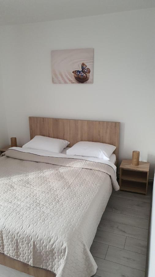 FIM apartament Hunedoara Exterior foto